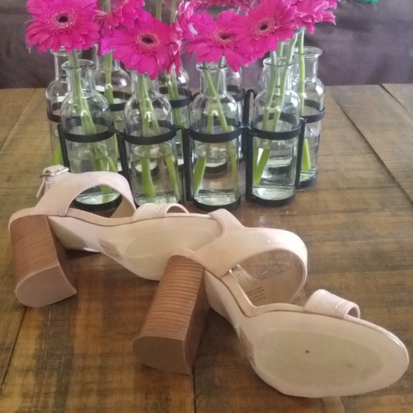 Shoes - Picture 3 of 3